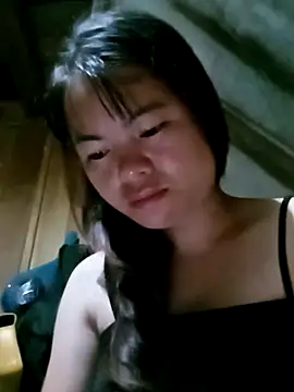emly-xinh18