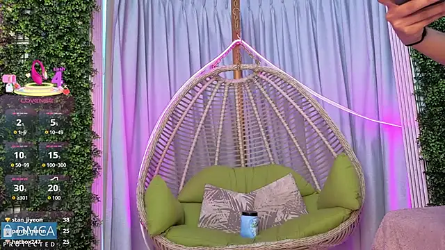 Kiara_Zahiri__