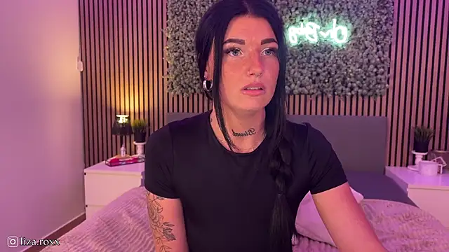 LizaRoxx from StripChat is Freechat