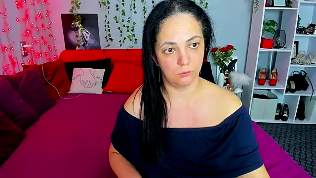 darlingmilf - DarlingMilf's free webcam - UK Sex Cams