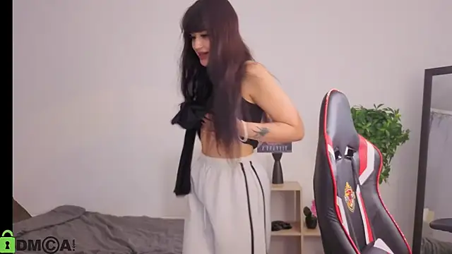 Erika_peach