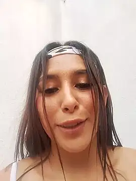 _karla_Brunette_