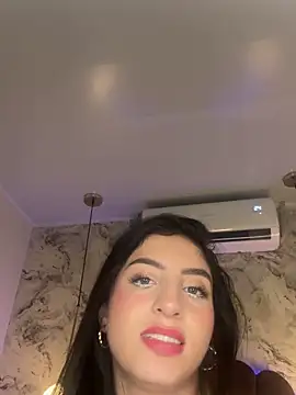 Alicia_vellami