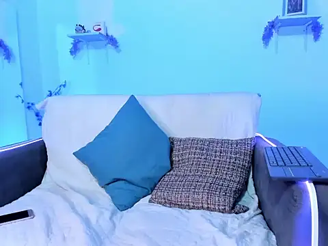 karlaaa__