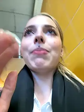 LoraaDoll