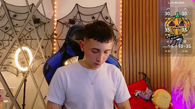 Naughty__Chriss
