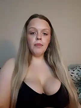 auroramaexox - AuroraMaexox's free webcam - UK Sex Cams