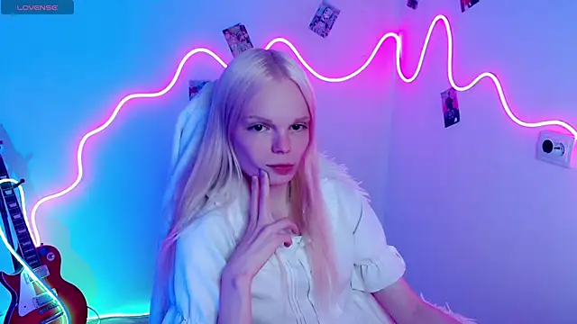 emily_nyaffee - Emily_Nyaffee's free webcam - UK Sex Cams