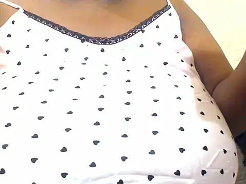 JuicyBigBoobz
