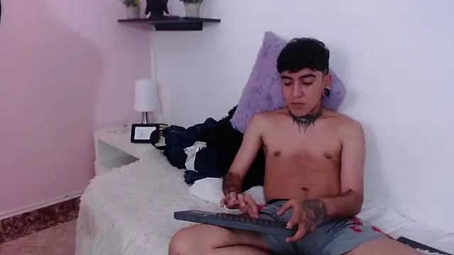 santiabader_os - Santiabader_Os's free webcam - UK Sex Cams