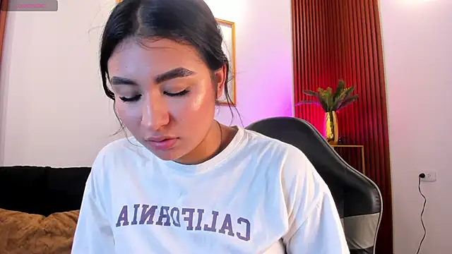 zayda_1 - Zayda_1's free webcam - UK Sex Cams