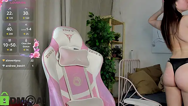 Nicole_Charm