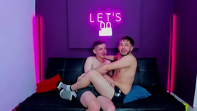 4playhunters live cam screenshot males on SexOnline.top – Live Cams, Videos, GIFs & Chat