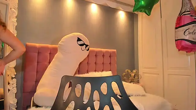 IssadoraJames