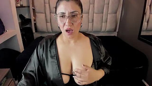 giafox_ - GiaFox_'s free webcam - UK Sex Cams