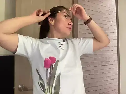 bellamaserati - BellaMaserati's free webcam - UK Sex Cams
