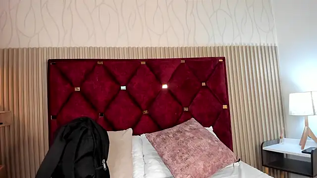 bella_miah - Bella_Miah's free webcam - UK Sex Cams