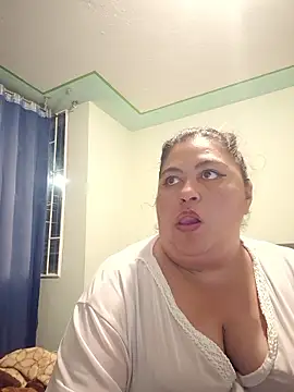 curvy_diva_