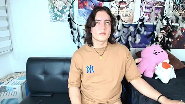 lukashollow_