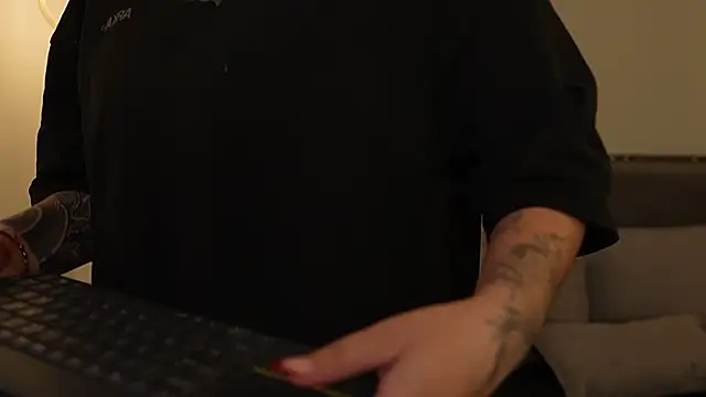irisbaker - IrisBaker's free webcam - UK Sex Cams
