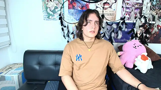 Lukashollow_