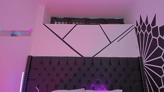 EthaanCox live cam