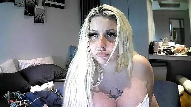 TiaDoll