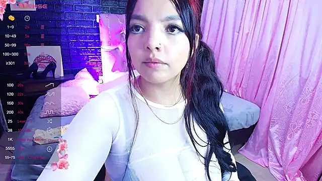 loren_tits24