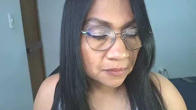 lissafeethott - LissafeetHott's free webcam - UK Sex Cams