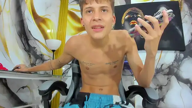 mono_blonde (M twink) - Show boxer and hard dick