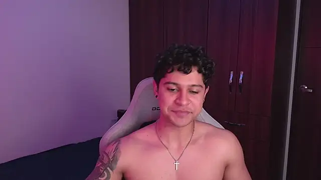 domsantiago_ - Domsantiago_'s free webcam - UK Sex Cams