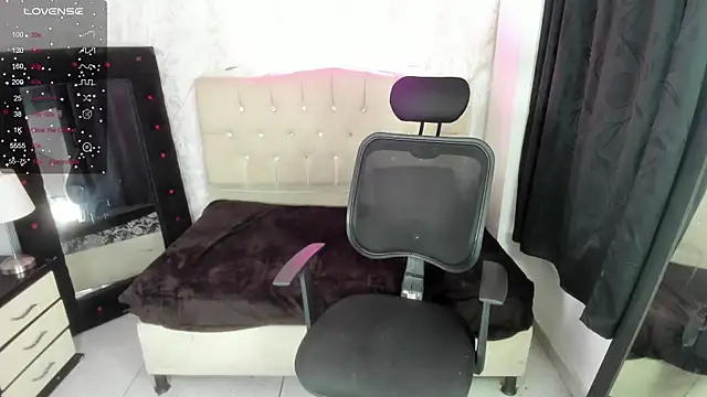 strella_ferrera - Strella_ferrera's free webcam - UK Sex Cams