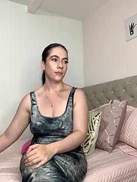 imalicee - ImAlicee's free webcam - UK Sex Cams