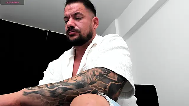 musclemonster31 (Ask my age) - cym show