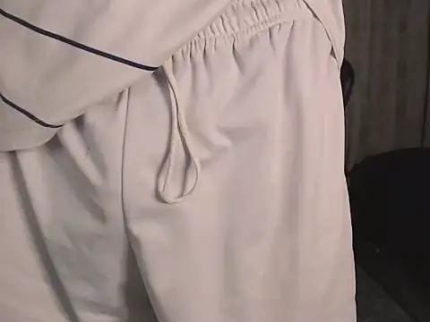 homealonek - HomeAloneK's free webcam