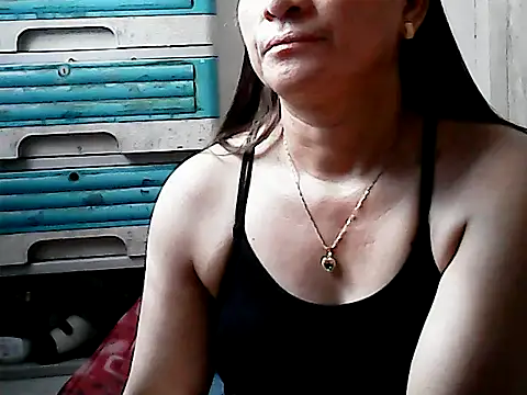 yourspinaymama1682 - YoursPinayMama1682's free webcam - UK Sex Cams