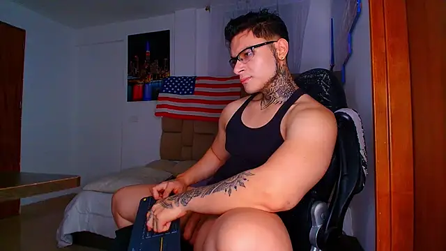 denniswalkerr - DennisWalkerr's free webcam - UK Sex Cams