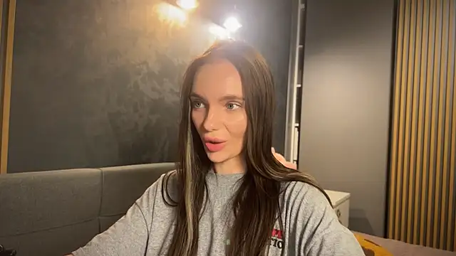 litlle_angelll - Litlle_angelll's free webcam