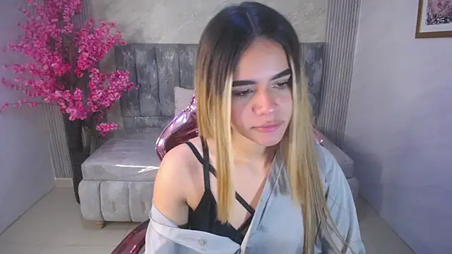 lilith4_s - Lilith4_s's free webcam - UK Sex Cams