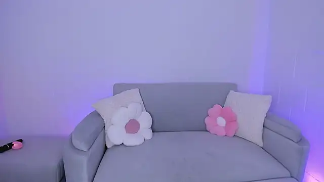 little_xioms - Little_Xioms's free webcam - UK Sex Cams