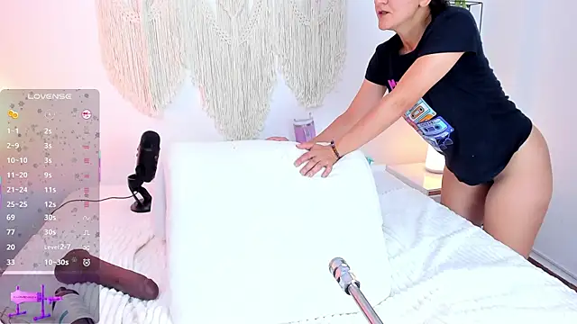 evaa_rose (F young) - make my ass cum 🍑 deep 💦💦