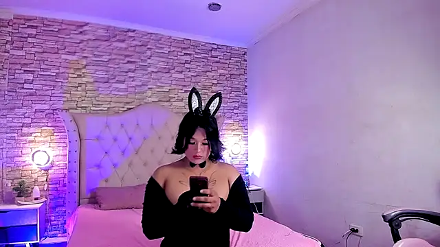 Isa_Queen_TS