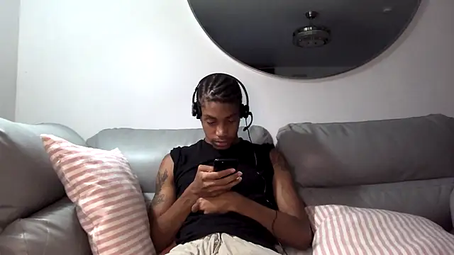 BlackBullTitus live cam screenshot malefemale from United States on CamSexing – Live Sex Chat & Webcam Shows