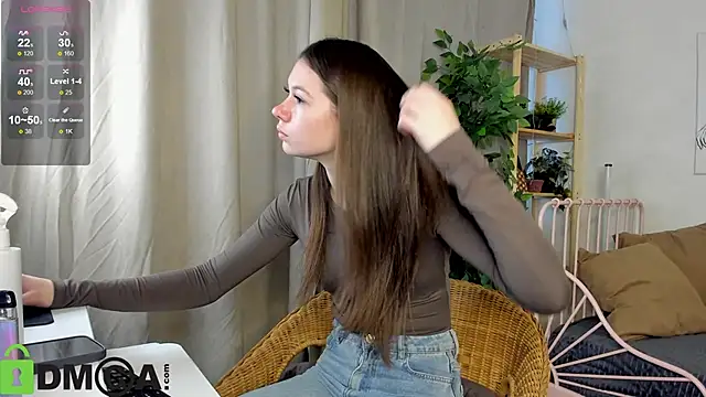 Nicole_Charm