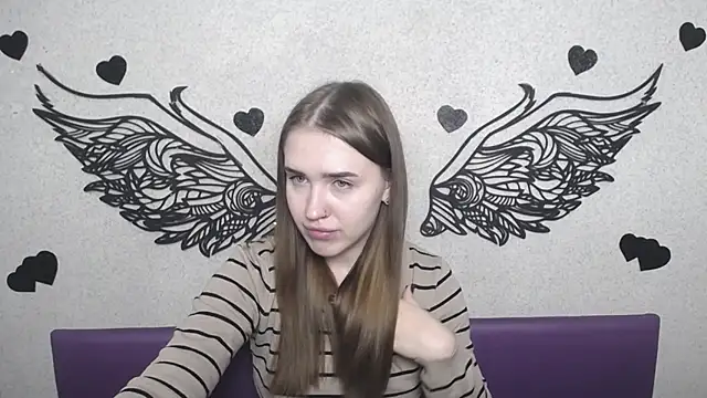 LauraHlot