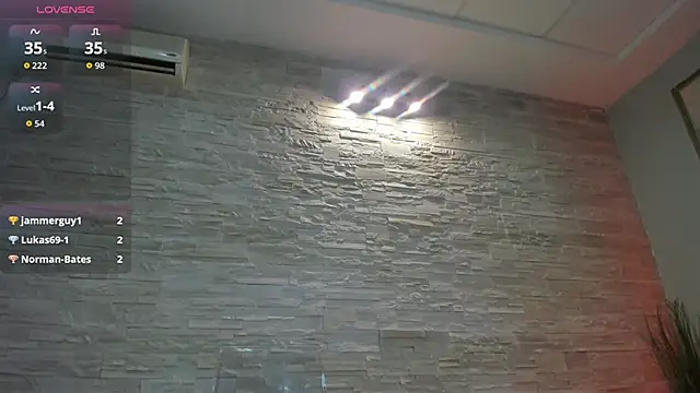 jelly_bee - Jelly_Bee's free webcam