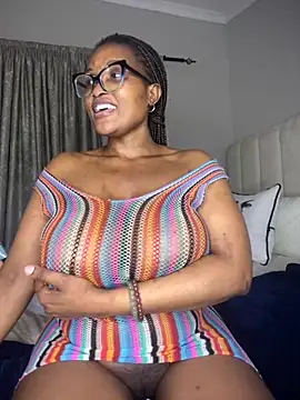 Bustygoddess32