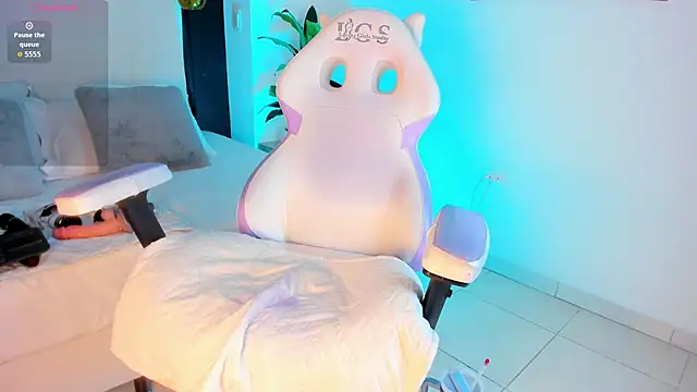aixa_hill1 - Aixa_hill1's free webcam - UK Sex Cams