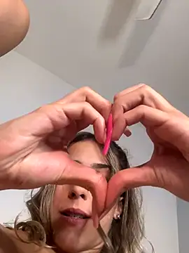 Chiara-2002 👞 free live cam