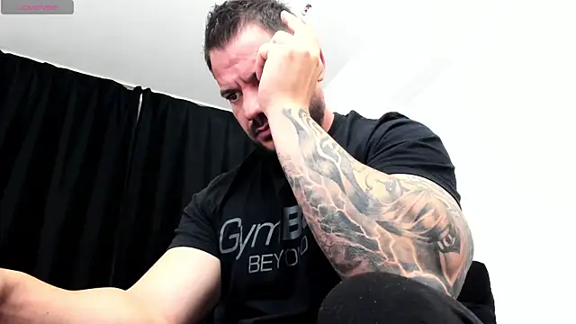 musclemonster31 (Ask my age) - cym show